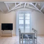 Unique View * أرغوستولي